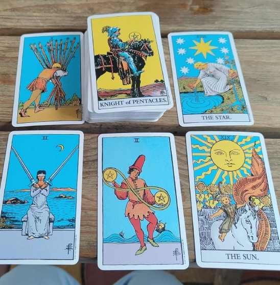 MishuMagic at her tarot reading table
